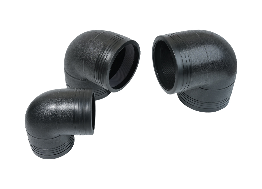 Apa pengaruh penggunaan beberapa siku 90 derajat dalam pengaturan perpipaan terhadap kehilangan tekanan sistem? Bagaimana cara mengoptimalkan desain perpipaan?